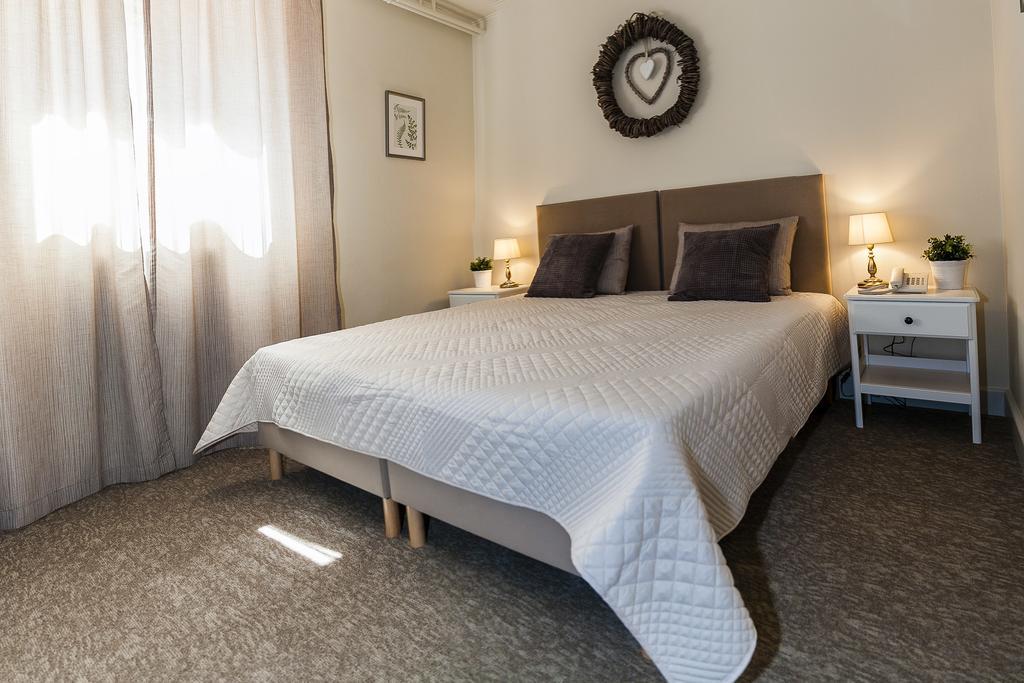 Villa Rosa Boutique Hotel Budapest Rum bild